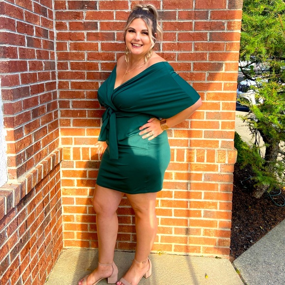 Hi I’m Karissa! Welcome to my new boutique; Mini Mama! - Picture 1 of 1